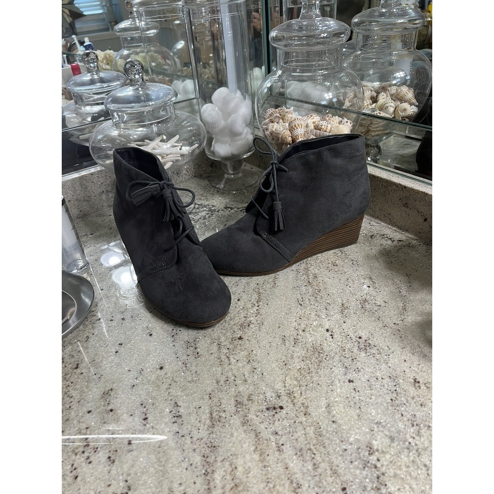 Dr Scholls Dakota Grey Suede Wedge Bootie Womens 9M Tassel Laces Ankle Boots